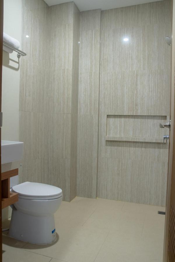 Adotel Jakarta Exterior foto
